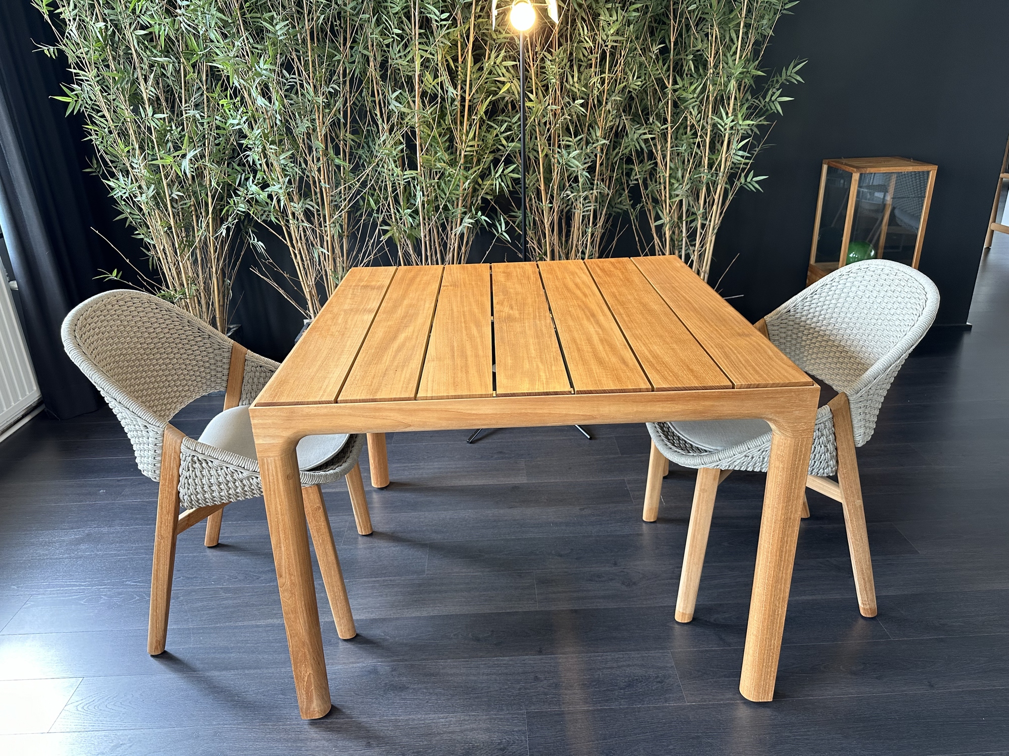 Tribu-teak tafel Illum met 2 stoelen Elio