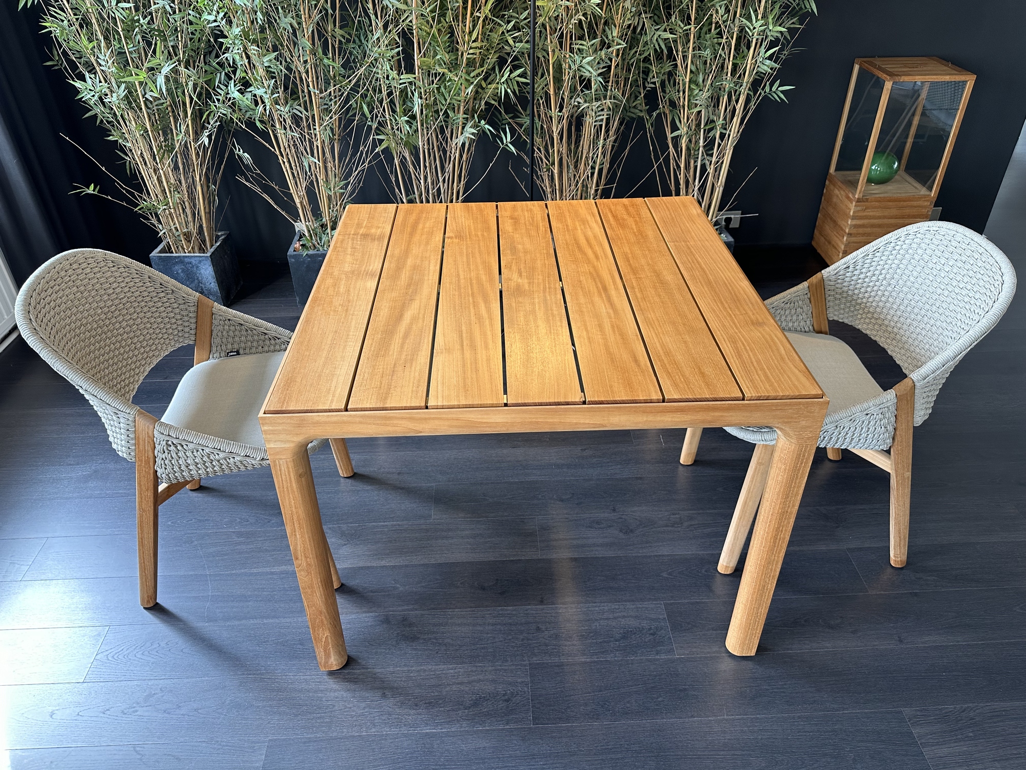 Tribu-teak tafel Illum met 2 stoelen Elio